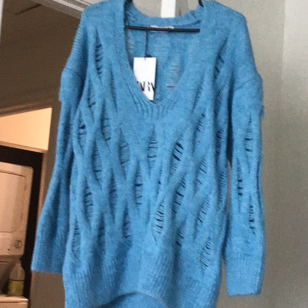 Zara Sweater Beautiful Medium NWT